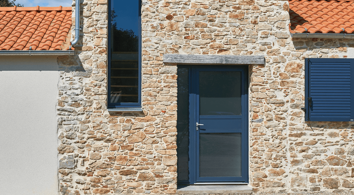 Portes d’entrée et de service